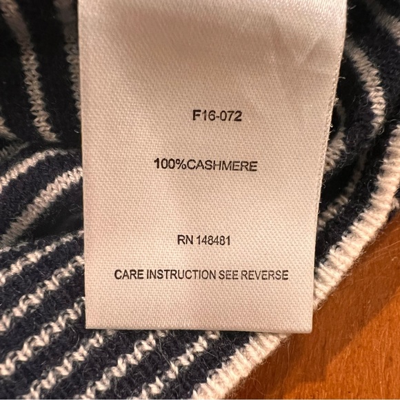 SOLD Dartmoor Men’s 100% Cashmere Crewneck Pullover Sweater Navy Stripe - Picture 12 of 16